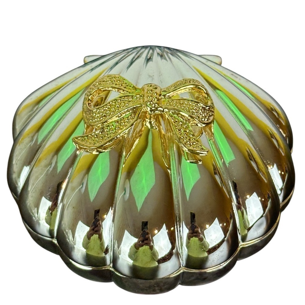 Vtg International Silver Company Small Shell Trinket‎ Jewelry Box with Gold Bow